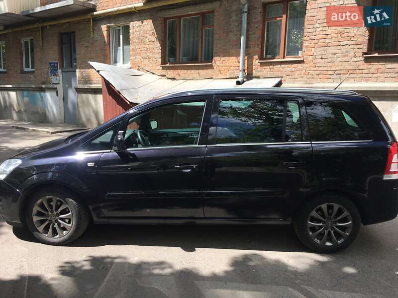 Мінівен Opel Zafira 2010 в Хмельницькому
