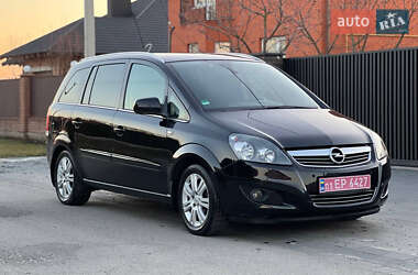 Минивэн Opel Zafira 2011 в 