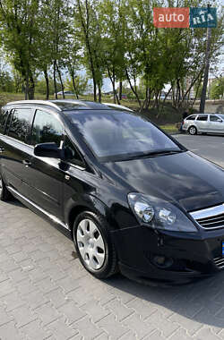 Минивэн Opel Zafira 2010 в 