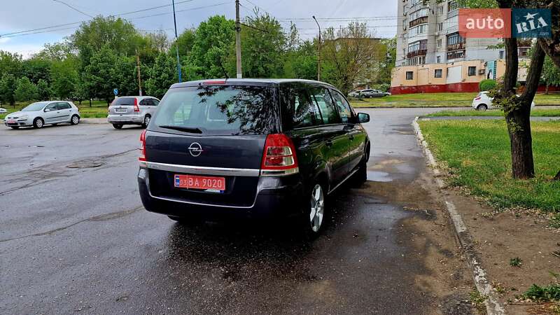 Минивэн Opel Zafira 2010 в Запорожье