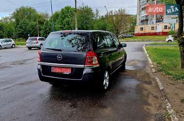 Минивэн Opel Zafira 2010 в 
