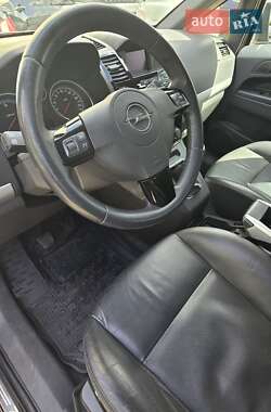 Мінівен Opel Zafira 2011 в Ірпені