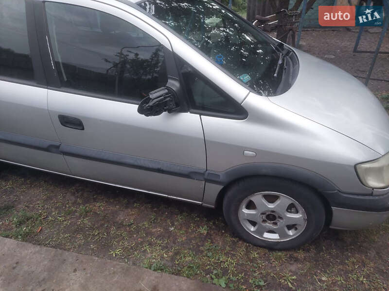 Минивэн Opel Zafira 2003 в Житомире