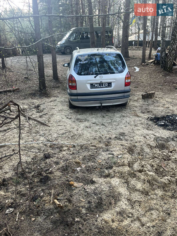 Минивэн Opel Zafira 2003 в Житомире