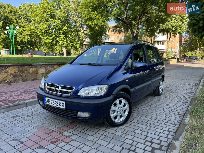 Минивэн Opel Zafira 2004 в Могилев-Подольске
