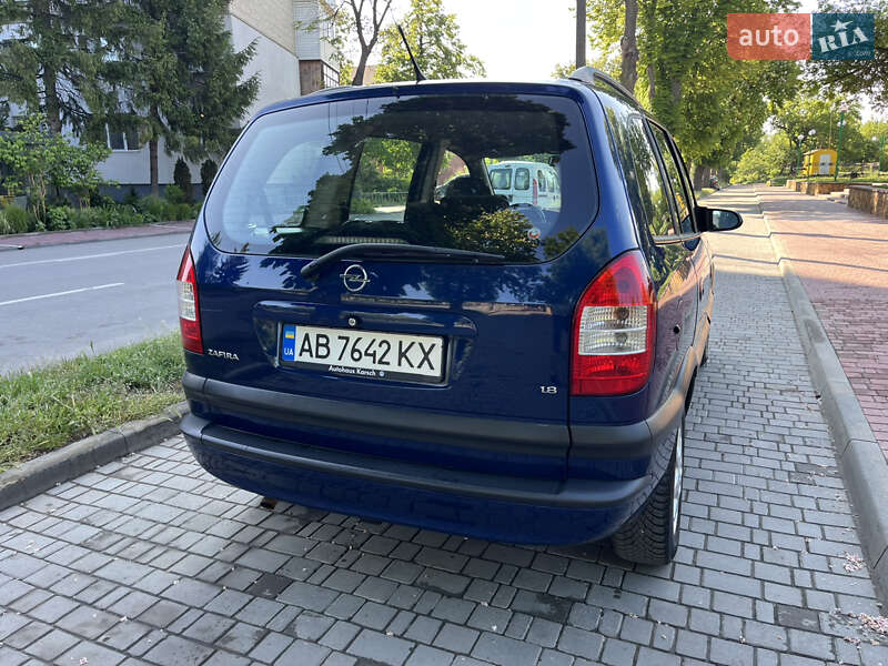 Минивэн Opel Zafira 2004 в Могилев-Подольске
