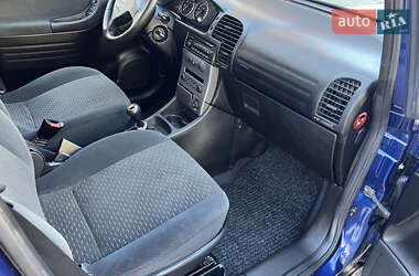 Мінівен Opel Zafira 2004 в 