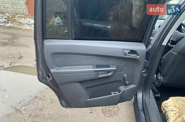 Минивэн Opel Zafira 2011 в 
