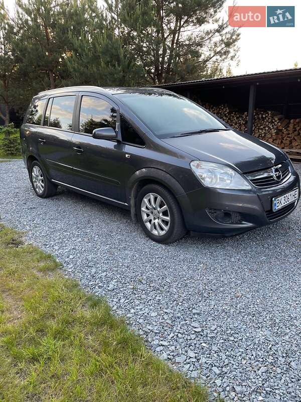 Мінівен Opel Zafira 2009 в Рівному