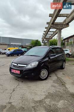 Минивэн Opel Zafira 2010 в 