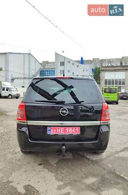 Минивэн Opel Zafira 2010 в 