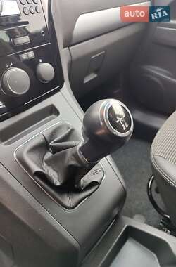 Минивэн Opel Zafira 2010 в 