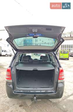 Минивэн Opel Zafira 2010 в 