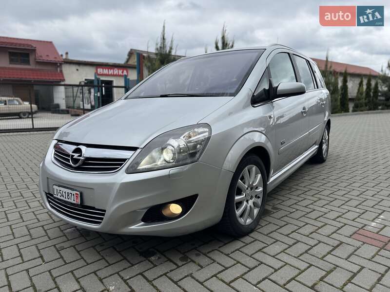 Минивэн Opel Zafira 2009 в 