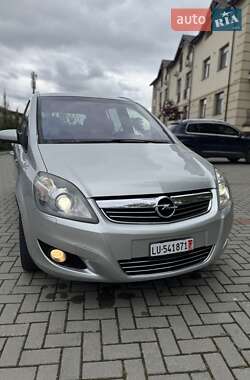 Минивэн Opel Zafira 2009 в 
