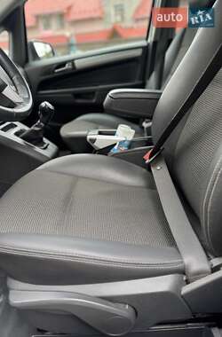 Минивэн Opel Zafira 2009 в 