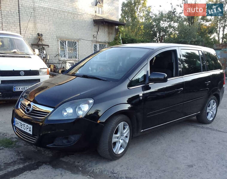 Мінівен Opel Zafira 2010 в 