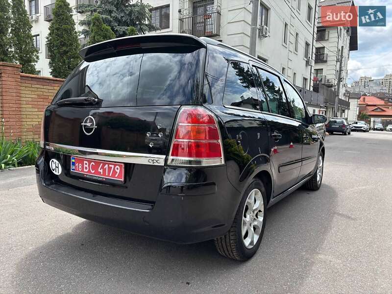 Минивэн Opel Zafira 2007 в Киеве