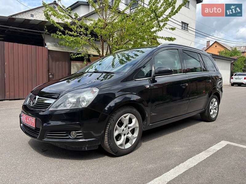 Минивэн Opel Zafira 2007 в Киеве
