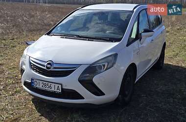 Минивэн Opel Zafira 2014 в Вишневом