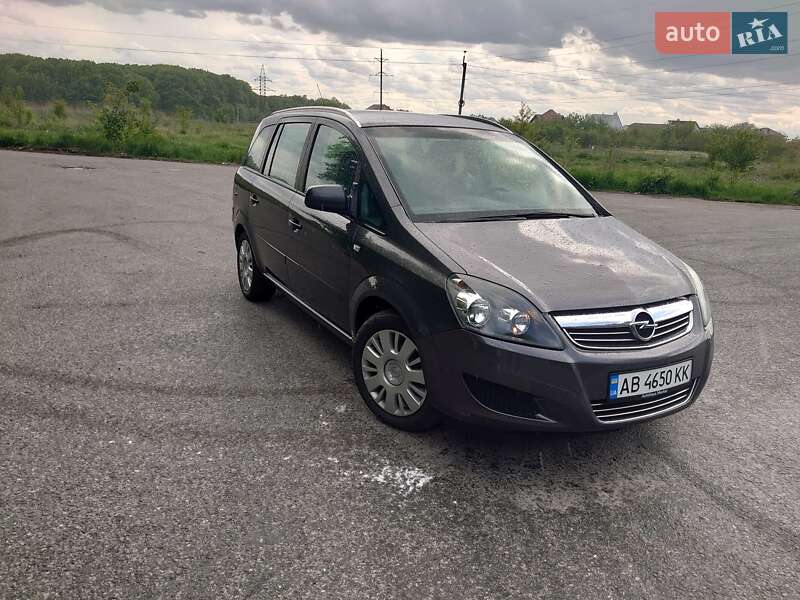 Opel Zafira 2011