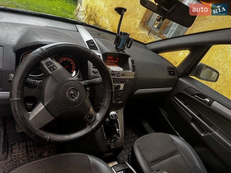 Минивэн Opel Zafira 2007 в Дрогобыче