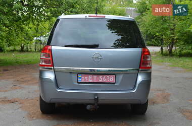 Минивэн Opel Zafira 2010 в 