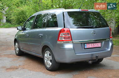 Минивэн Opel Zafira 2010 в 