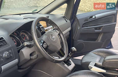 Мінівен Opel Zafira 2010 в 