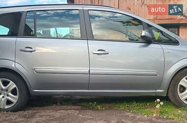 Минивэн Opel Zafira 2009 в 
