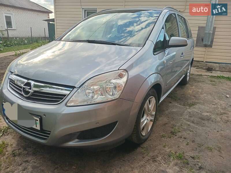 Минивэн Opel Zafira 2009 в 