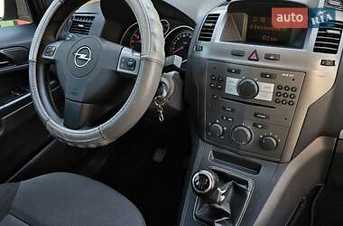 Минивэн Opel Zafira 2008 в 