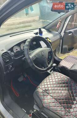 Минивэн Opel Zafira 2004 в 