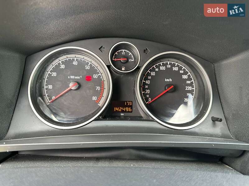 Мінівен Opel Zafira 2010 в Львові