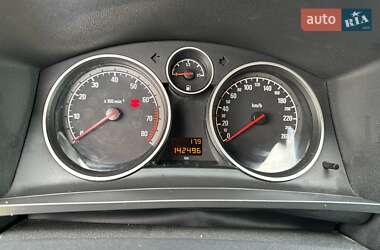 Минивэн Opel Zafira 2010 в 