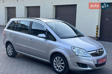 Минивэн Opel Zafira 2009 в 