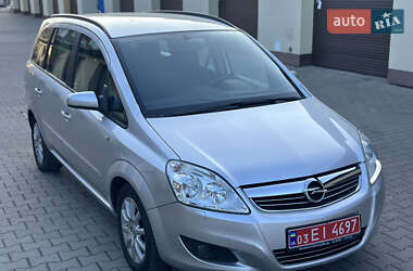 Минивэн Opel Zafira 2009 в 