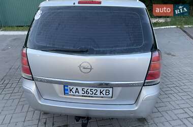 Минивэн Opel Zafira 2007 в 