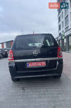 Минивэн Opel Zafira 2012 в 