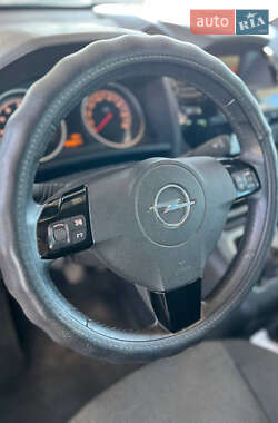 Минивэн Opel Zafira 2010 в 