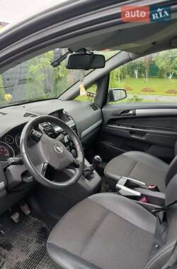 Минивэн Opel Zafira 2008 в 