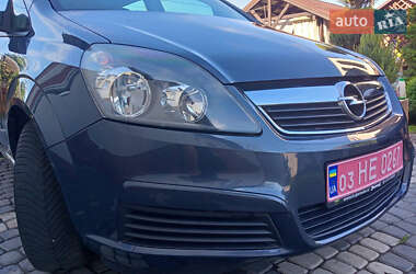 Минивэн Opel Zafira 2008 в 