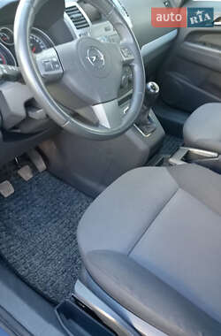 Минивэн Opel Zafira 2008 в 