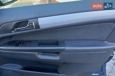 Минивэн Opel Zafira 2008 в 