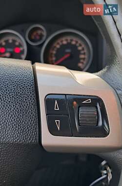 Минивэн Opel Zafira 2009 в 