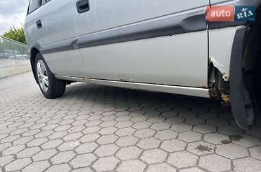 Минивэн Opel Zafira 2002 в 