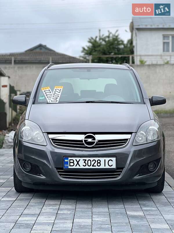 Минивэн Opel Zafira 2009 в Хмельницком