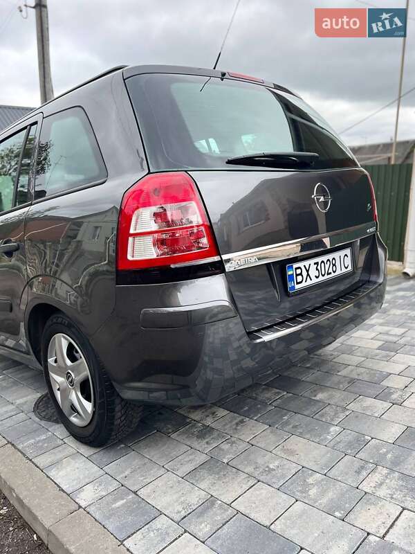 Минивэн Opel Zafira 2009 в Хмельницком