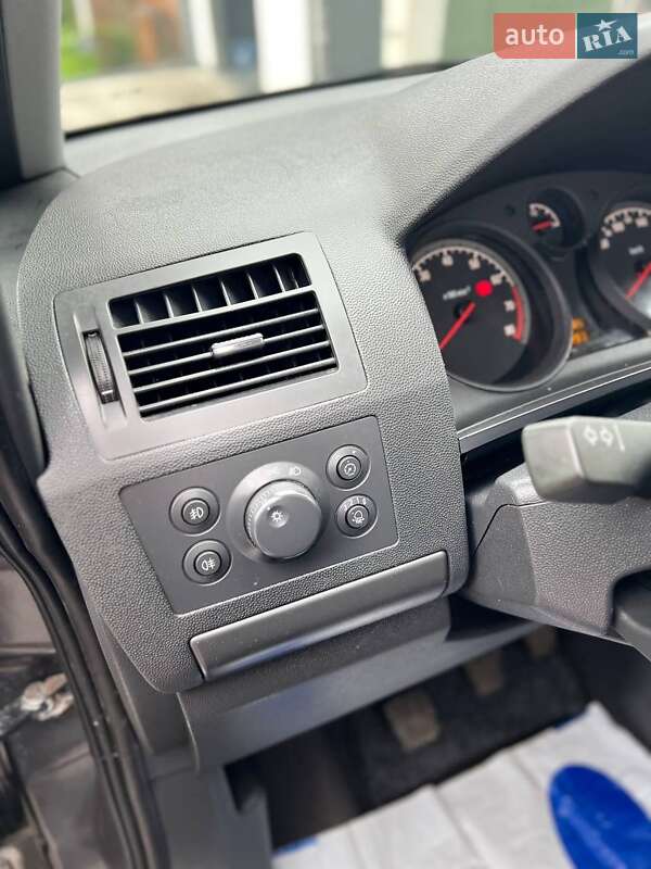 Минивэн Opel Zafira 2009 в Хмельницком
