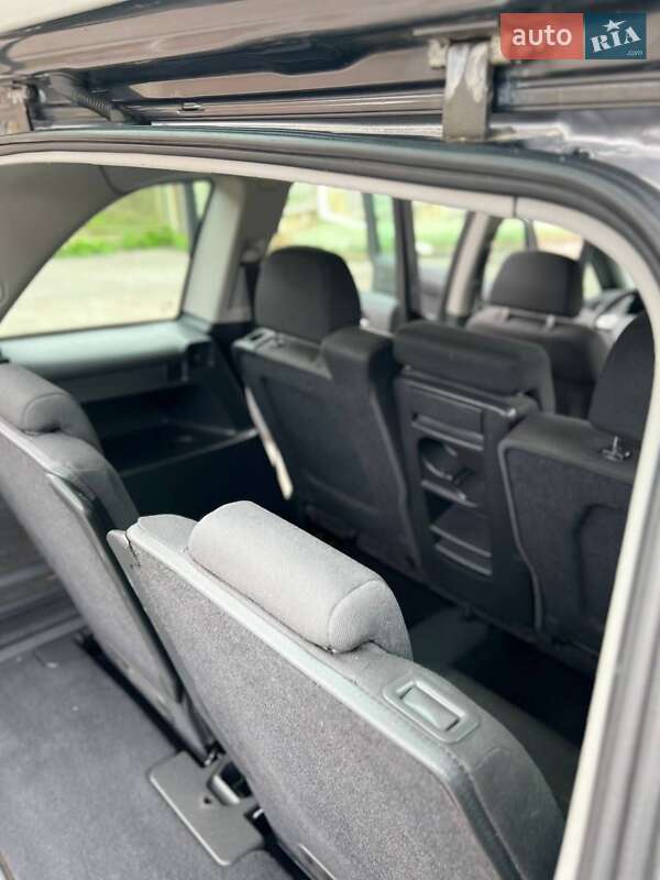 Минивэн Opel Zafira 2009 в Хмельницком